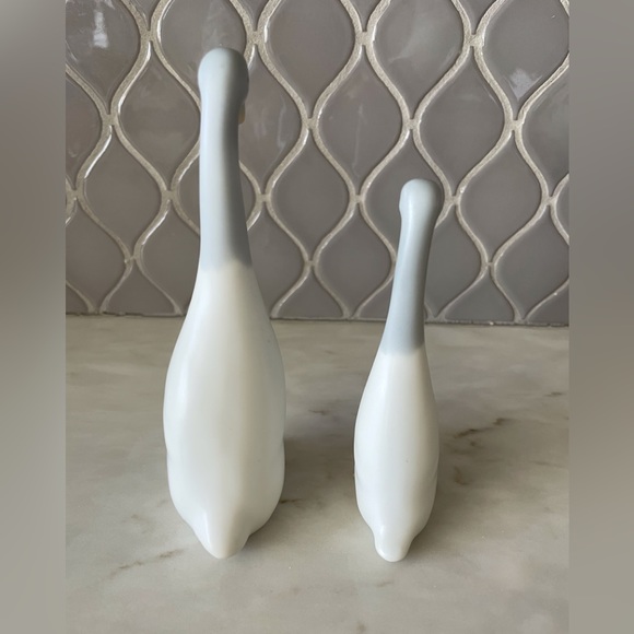Vintage pair of geese figurines by Special Gifts by Crowning Touch Japan EUC - Picture 5 of 8